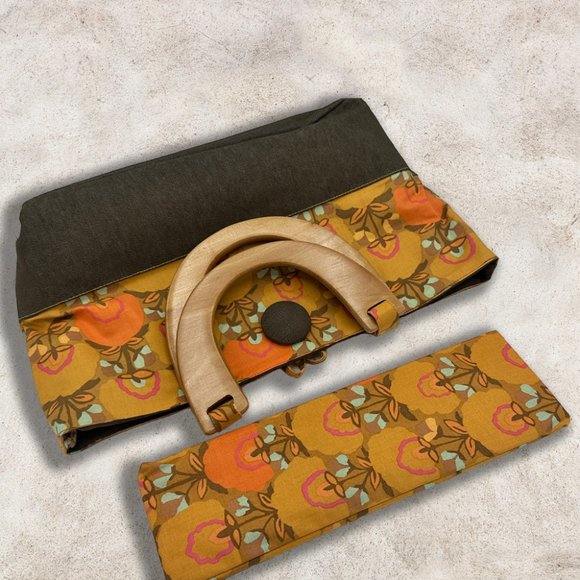 Retro Inspired Handbag - Picture 5 of 6